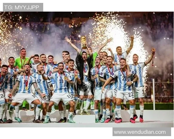 阿根廷足球队传奇球星合影展现风采与荣耀